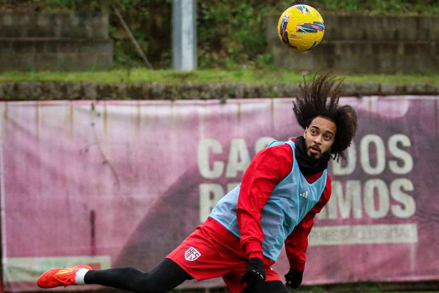 Tomás Tavares já treinou com o AVS