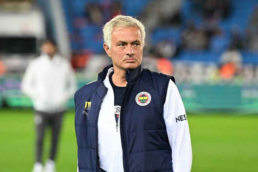 Mourinho hoopt op drie punten in Alkmaar