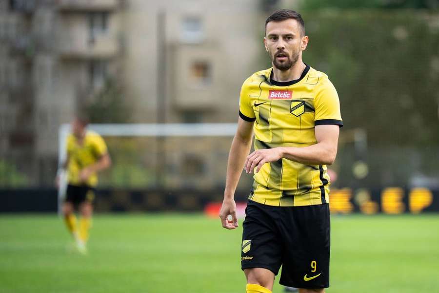 Bývalý sparťan na černé v listě. Čtvrt roku v Polsku nehrál, klubu došla trpělivost Bývalý sparťan na černé v listě. Čtvrt roku v Polsku nehrál, klubu došla trpělivost