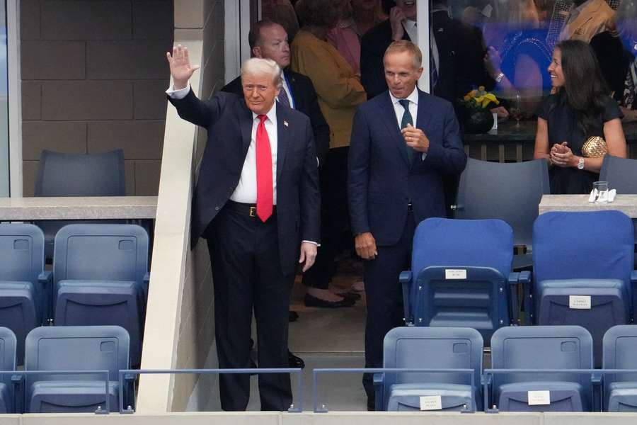 Trump assiste à la finale de l'US Open, retardée par sa présence