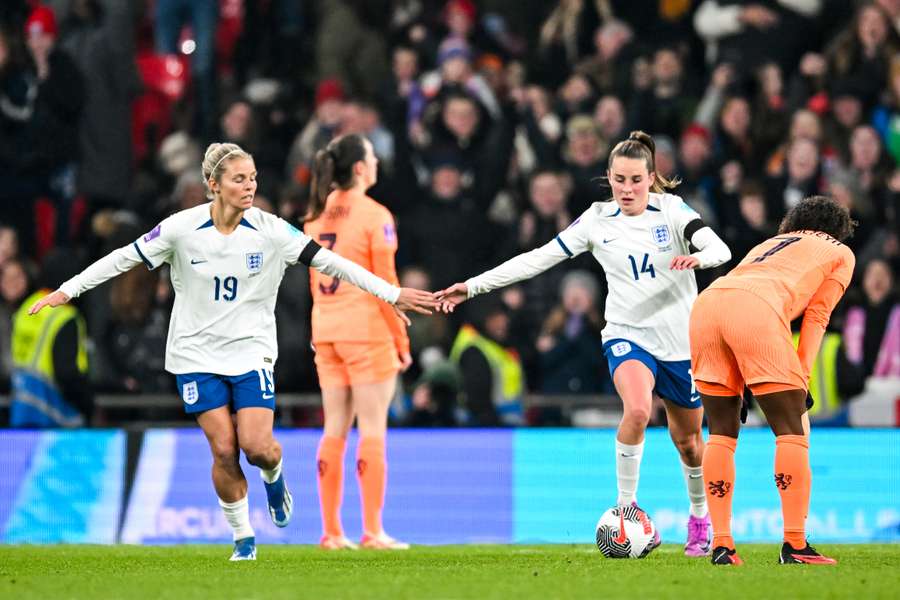 Nederland verliest op Wembley en blijft nu afhankelijk van Engeland